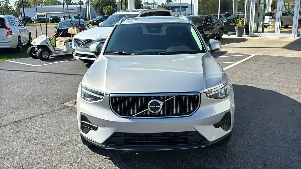 Certified 2024 Volvo XC40 B5 Core AWD/4WD image 4
