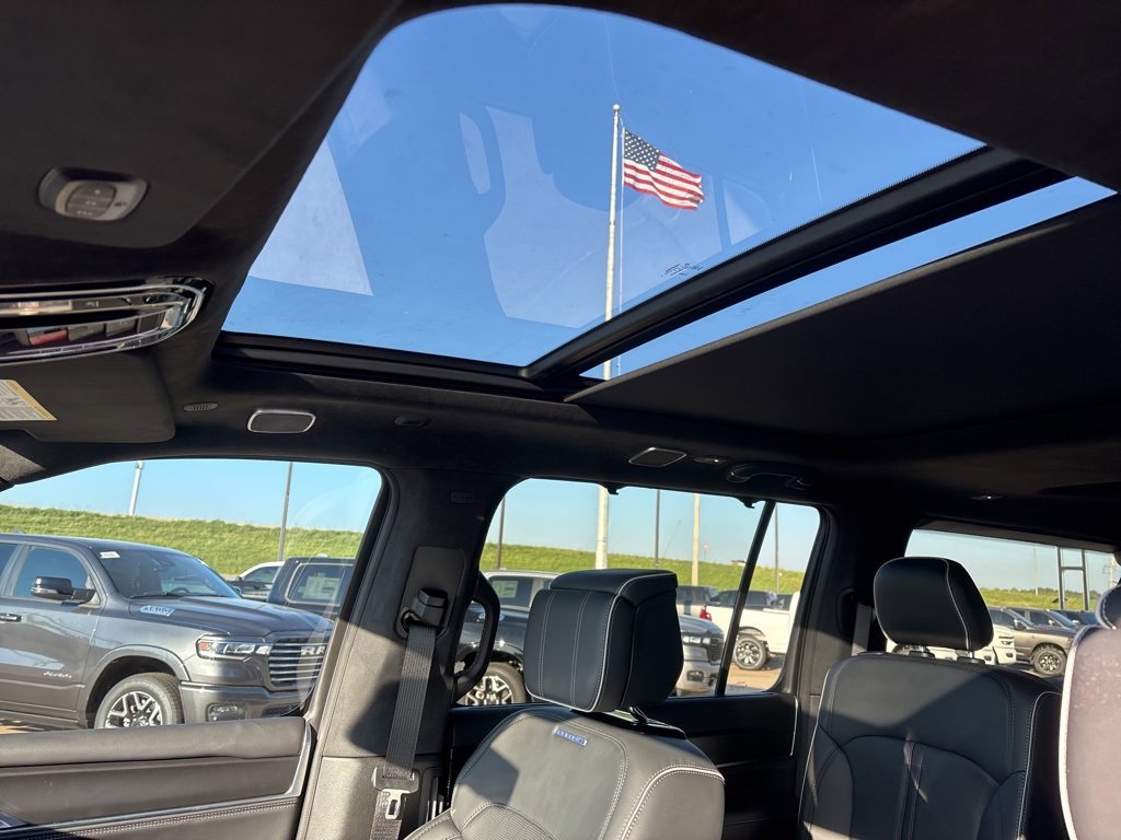 New 2025 Jeep Grand Wagoneer L Series II Obsidian w/ Quick Order Packagew 28T image 16