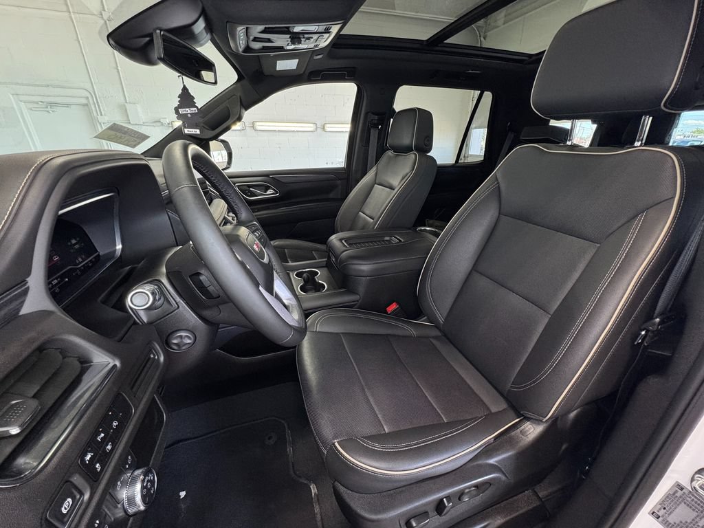 Used 2024 GMC Yukon SLT w/ SLT Luxury Package AWD/4WD image 13