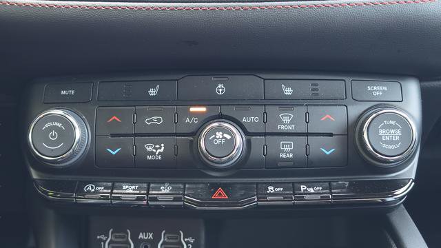 Used 2025 Dodge Durango GT AWD/4WD image 18