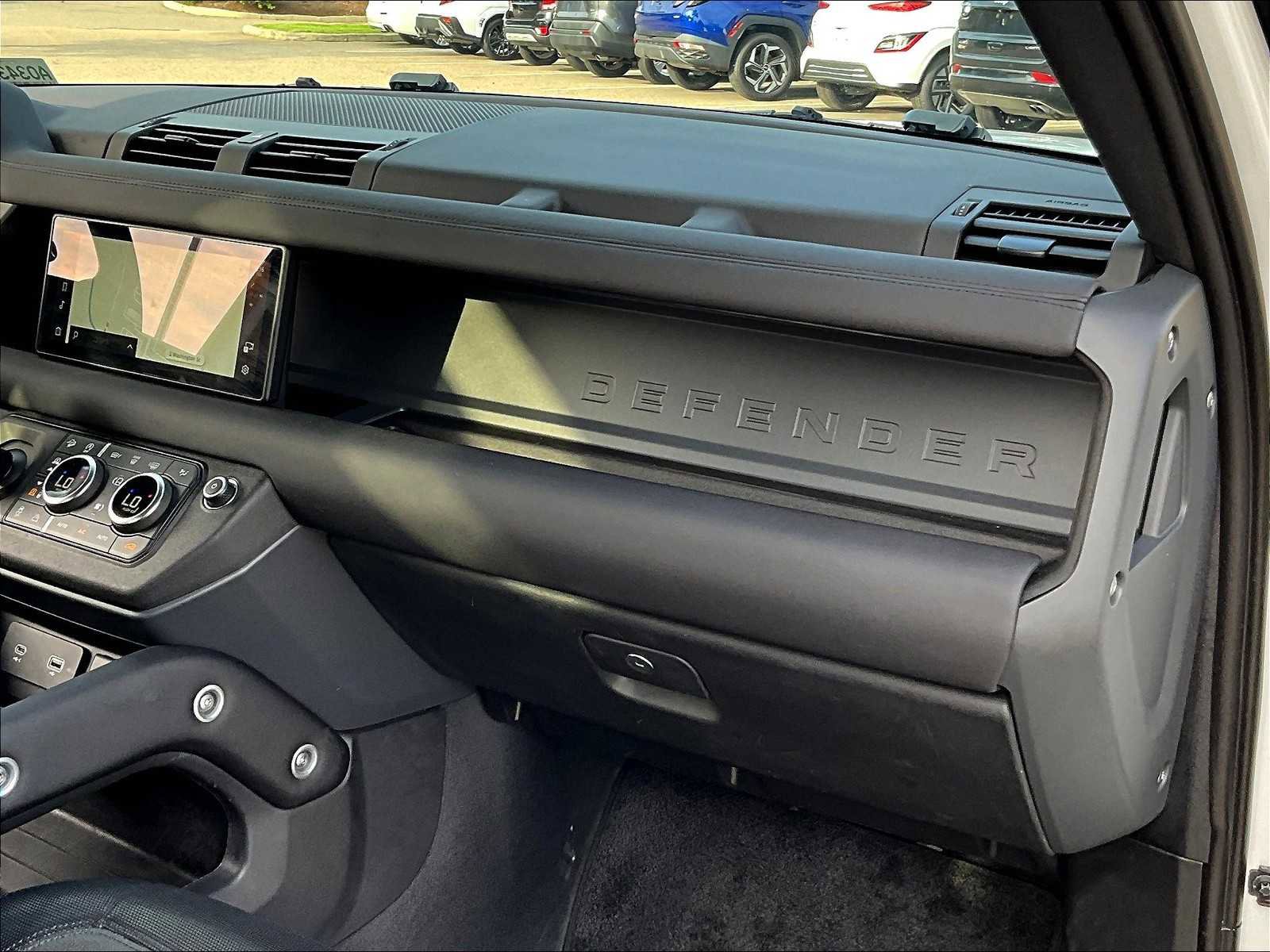 Used 2024 Land Rover Defender 90 X-Dynamic SE image 13
