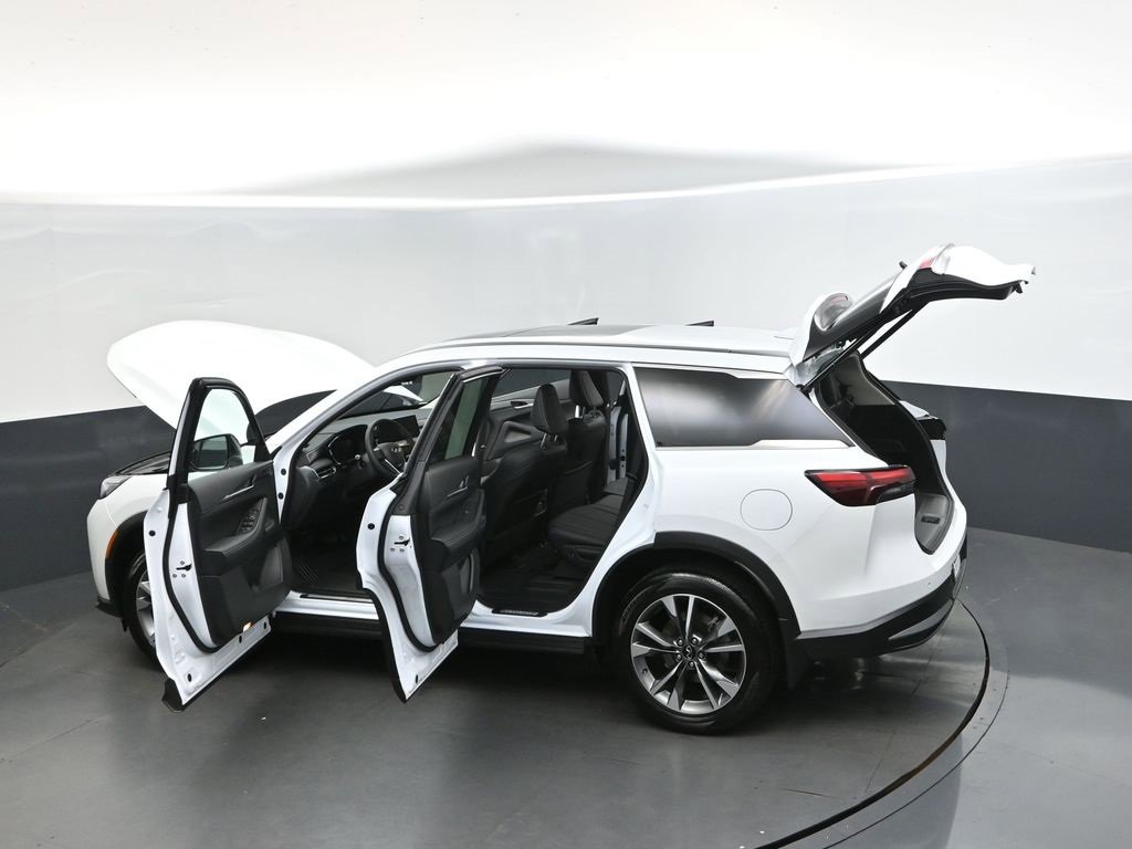 Certified 2026 INFINITI QX60 Pure w/ Cargo Package image 2