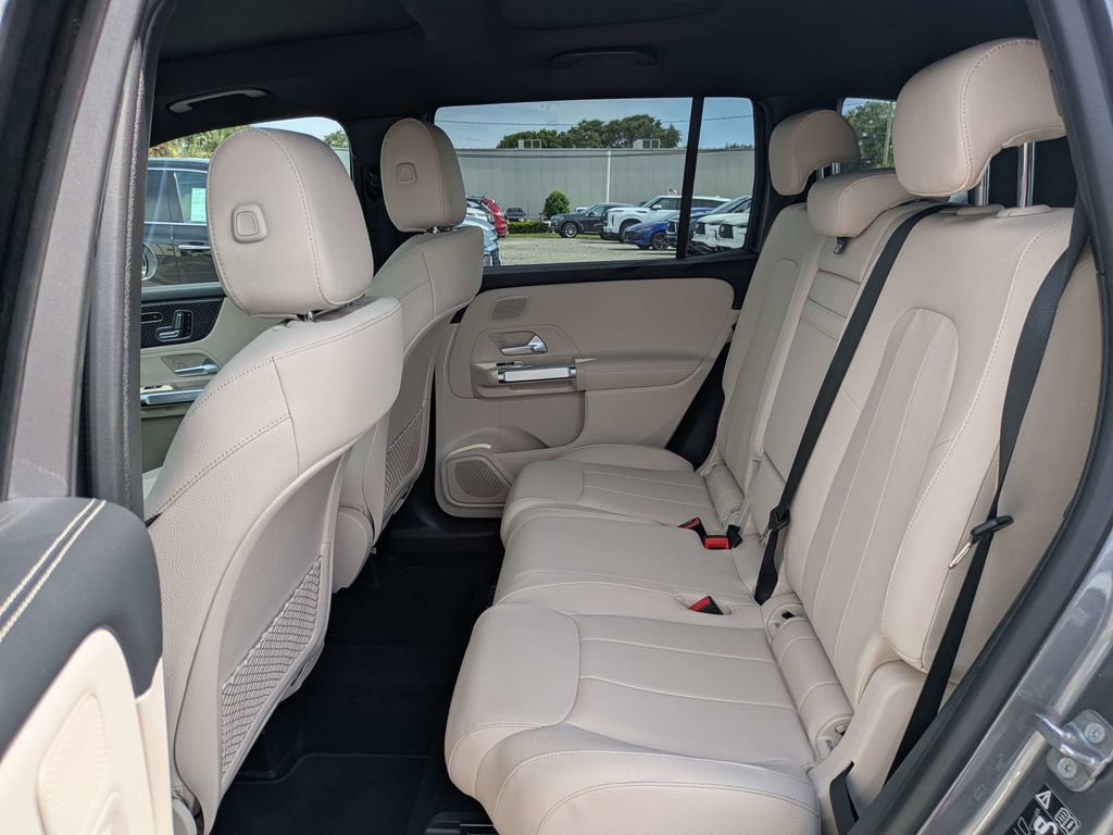 Used 2025 Mercedes-Benz GLB 250 image 15