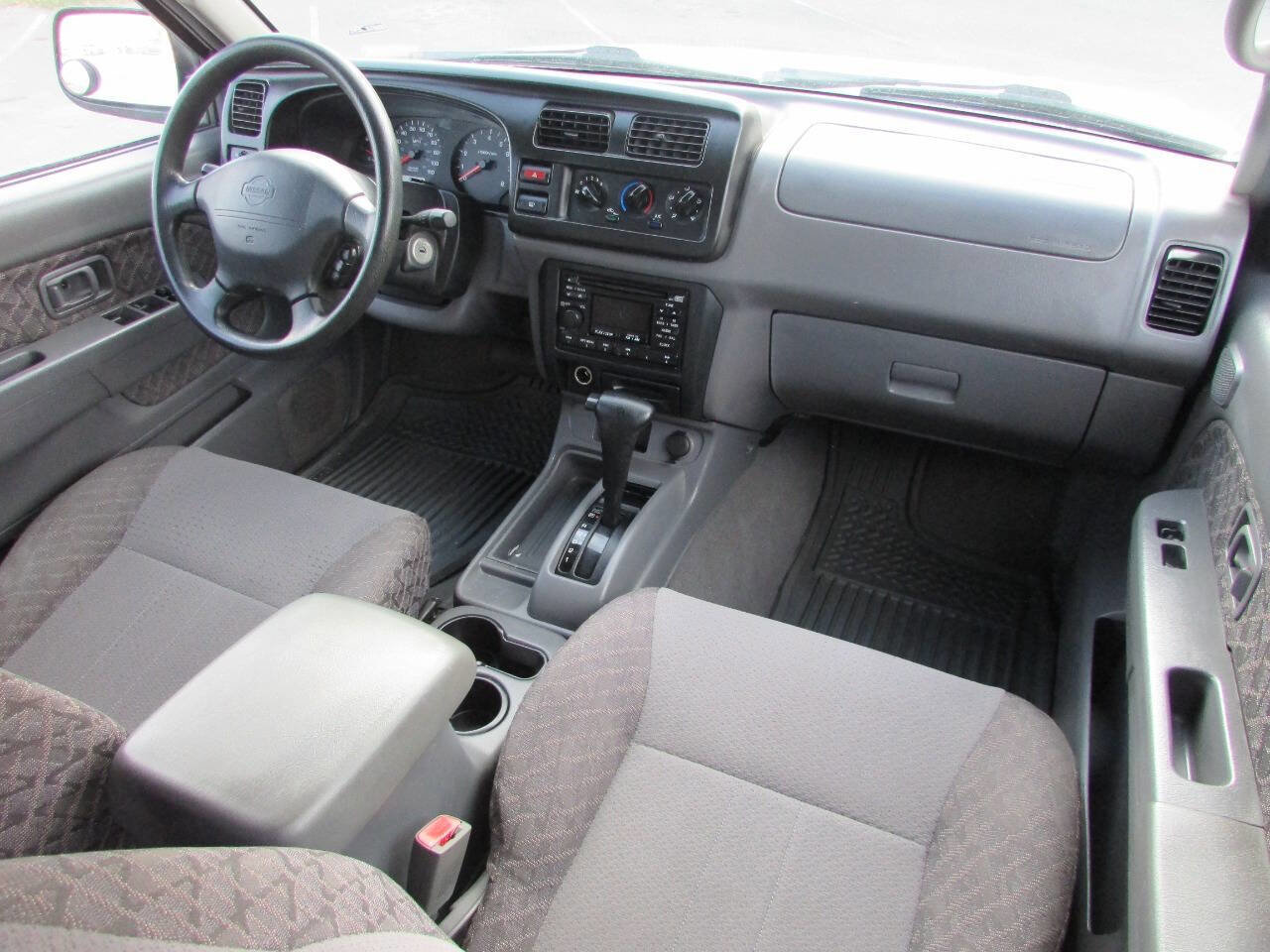 Used 2000 Nissan Xterra XE image 30