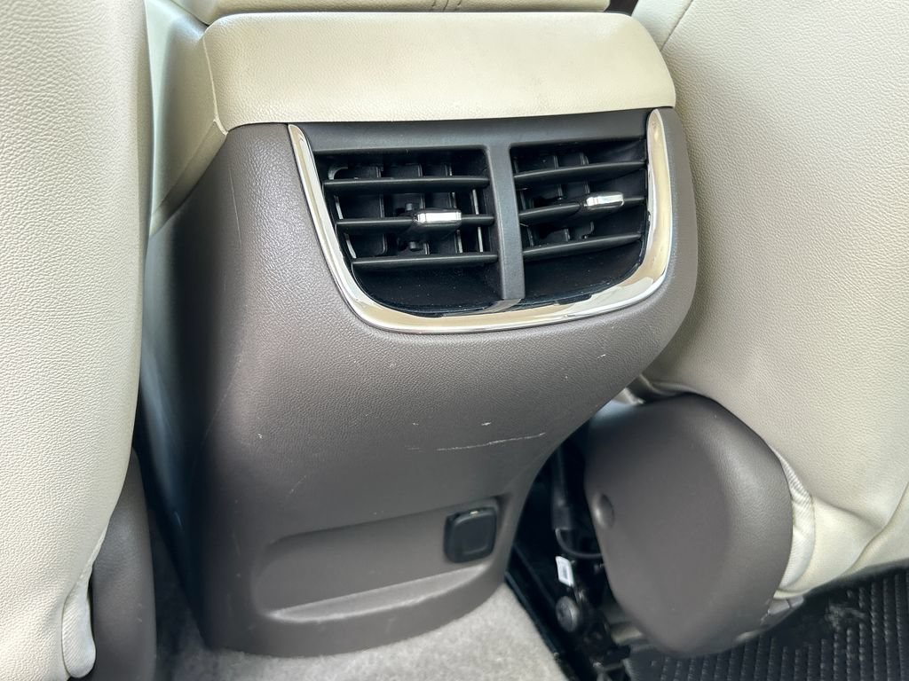 Used 2021 Chevrolet Malibu LT w/ Leather Package FWD image 18