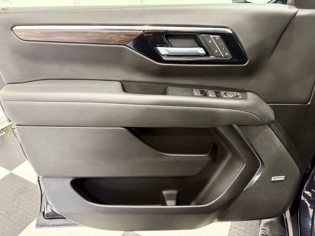 Used 2025 Chevrolet Tahoe Z71 w/ Z71 Off-Road Package AWD/4WD image 17