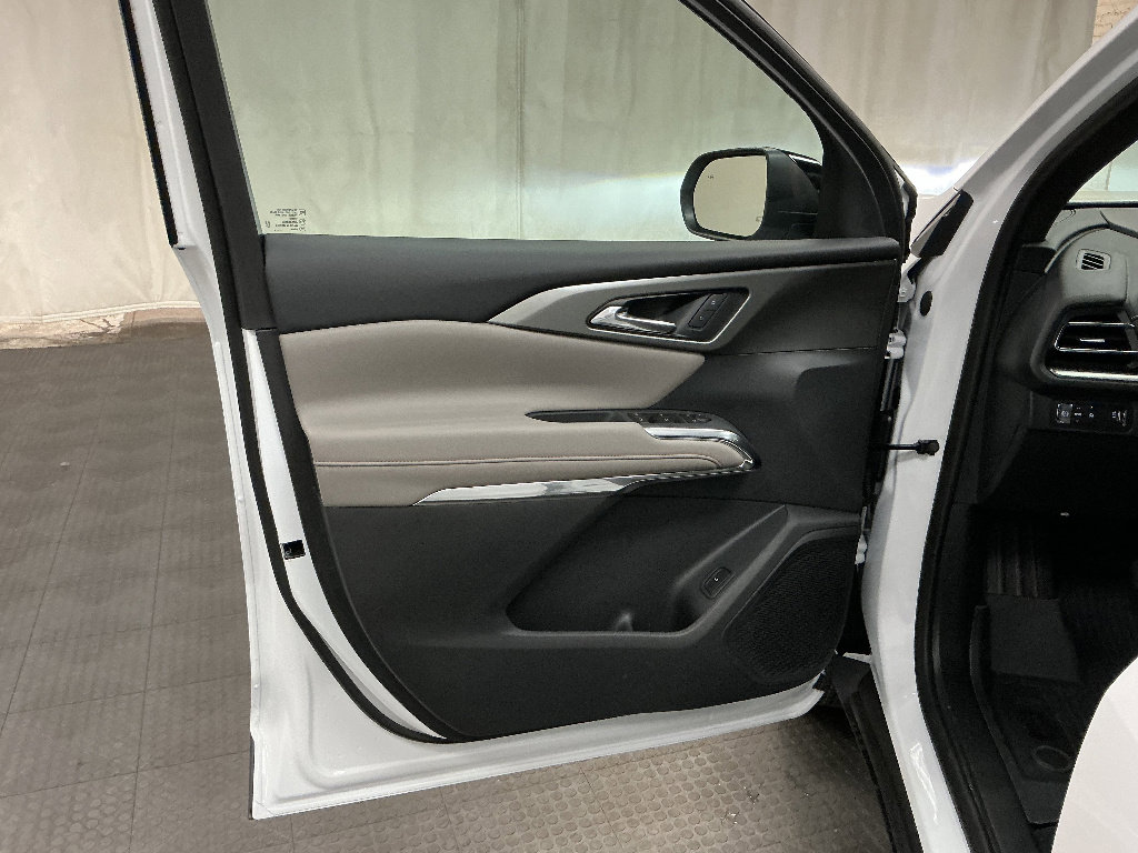 New 2026 Chevrolet Traverse LT w/ LPO, Floor Liner Package FWD image 20