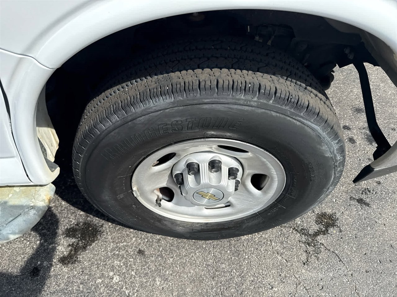 Used 2024 Chevrolet Express 2500 w/ Driver Convenience Package image 10