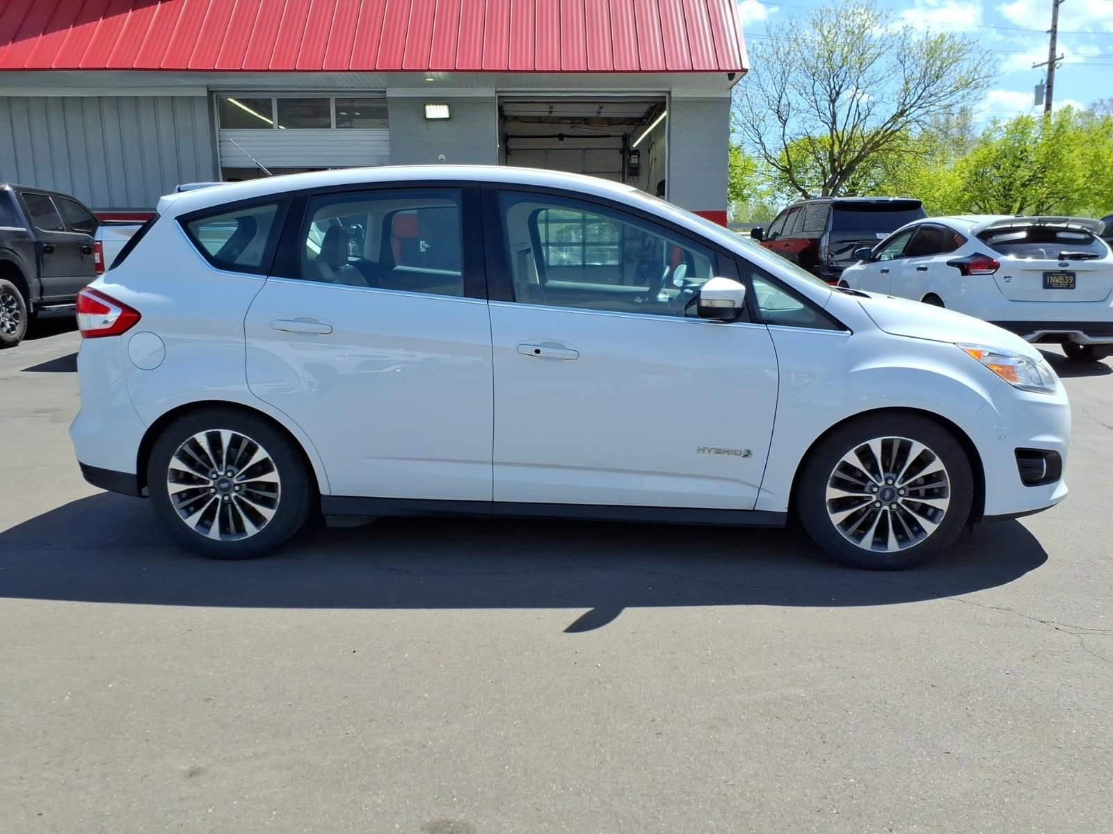 Used 2018 Ford C-MAX Titanium w/ Equipment Group 301A FWD image 6