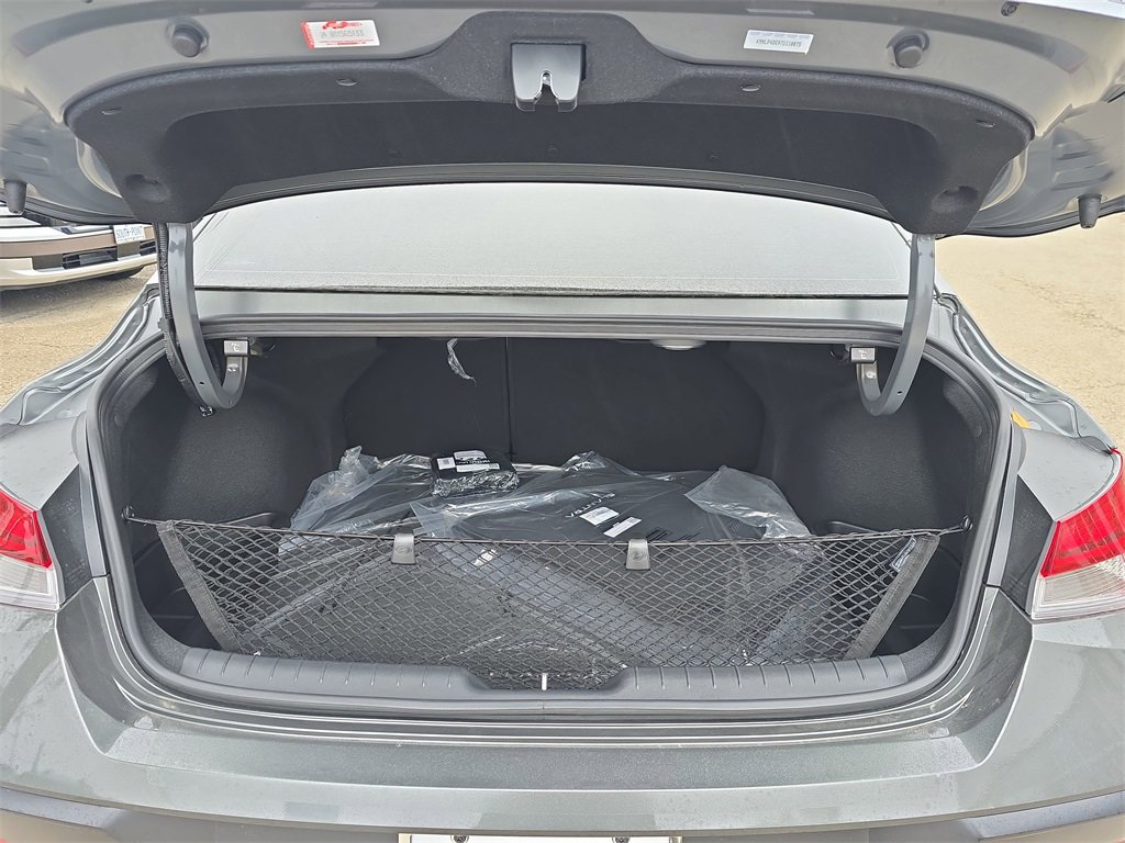 New 2026 Hyundai Elantra Limited image 12