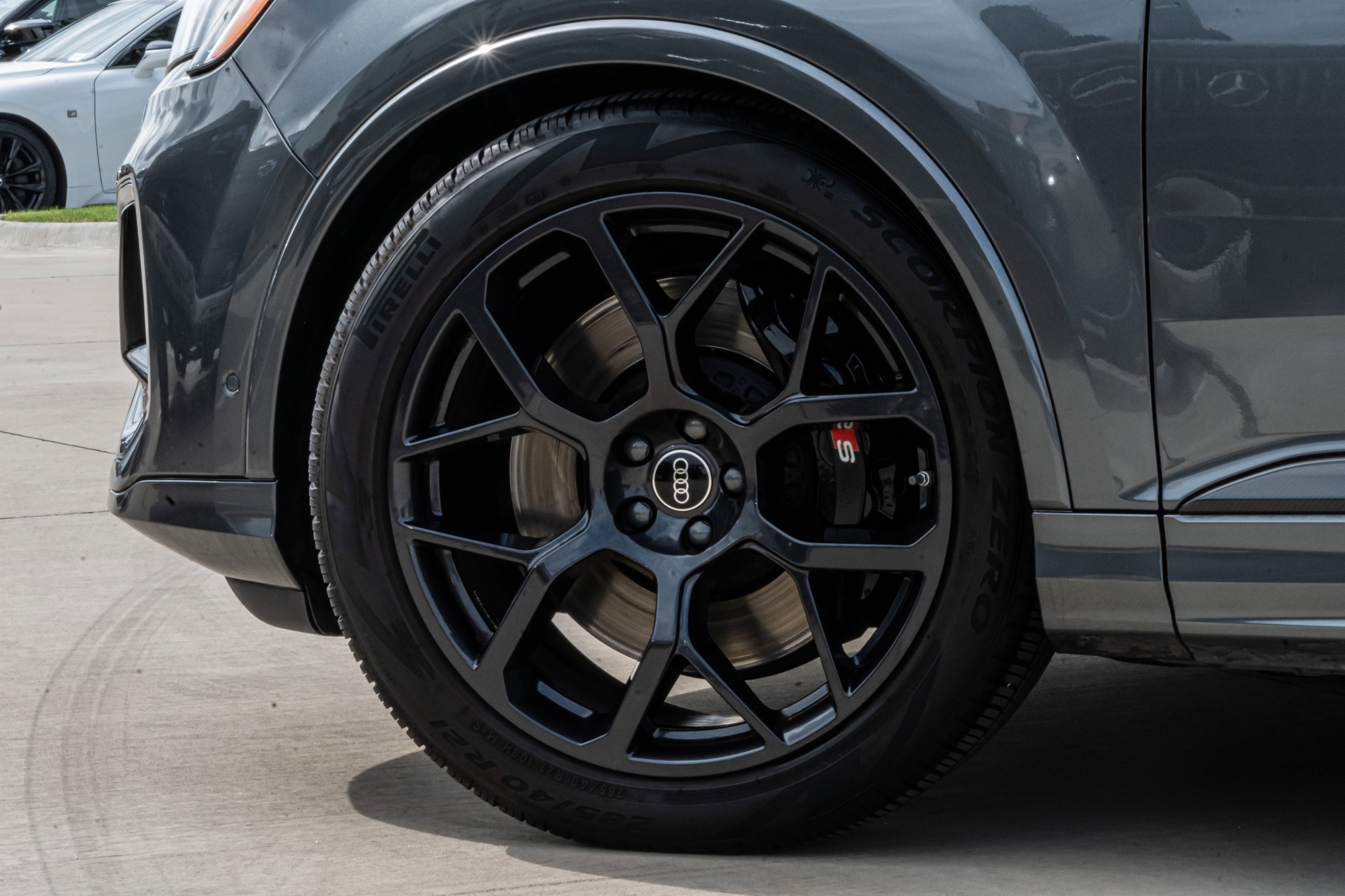 Used 2025 Audi SQ7 Prestige image 11