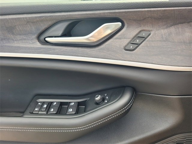 New 2025 Jeep Grand Cherokee Limited image 22