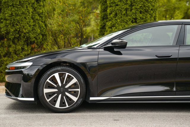 Used 2024 Lucid Air Pure RWD image 5