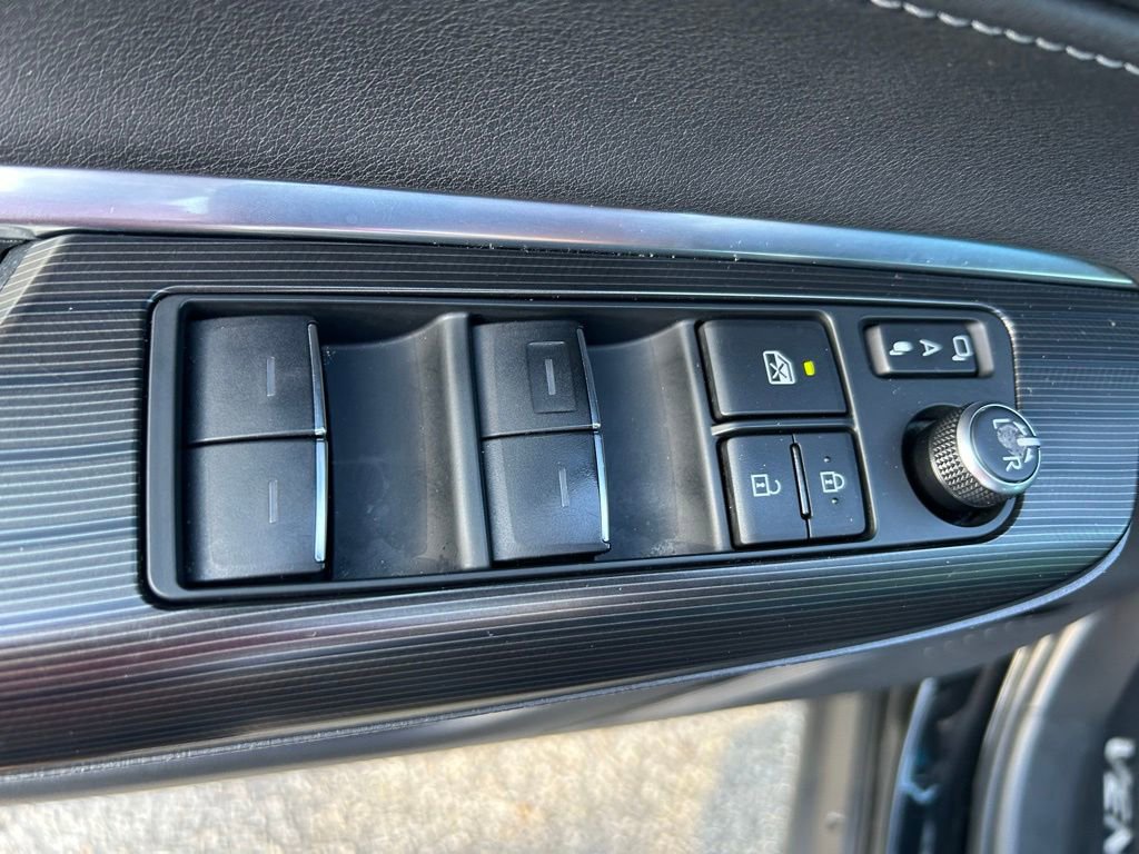 Used 2021 Toyota Venza Limited w/ Advanced Technology Package AWD/4WD image 18