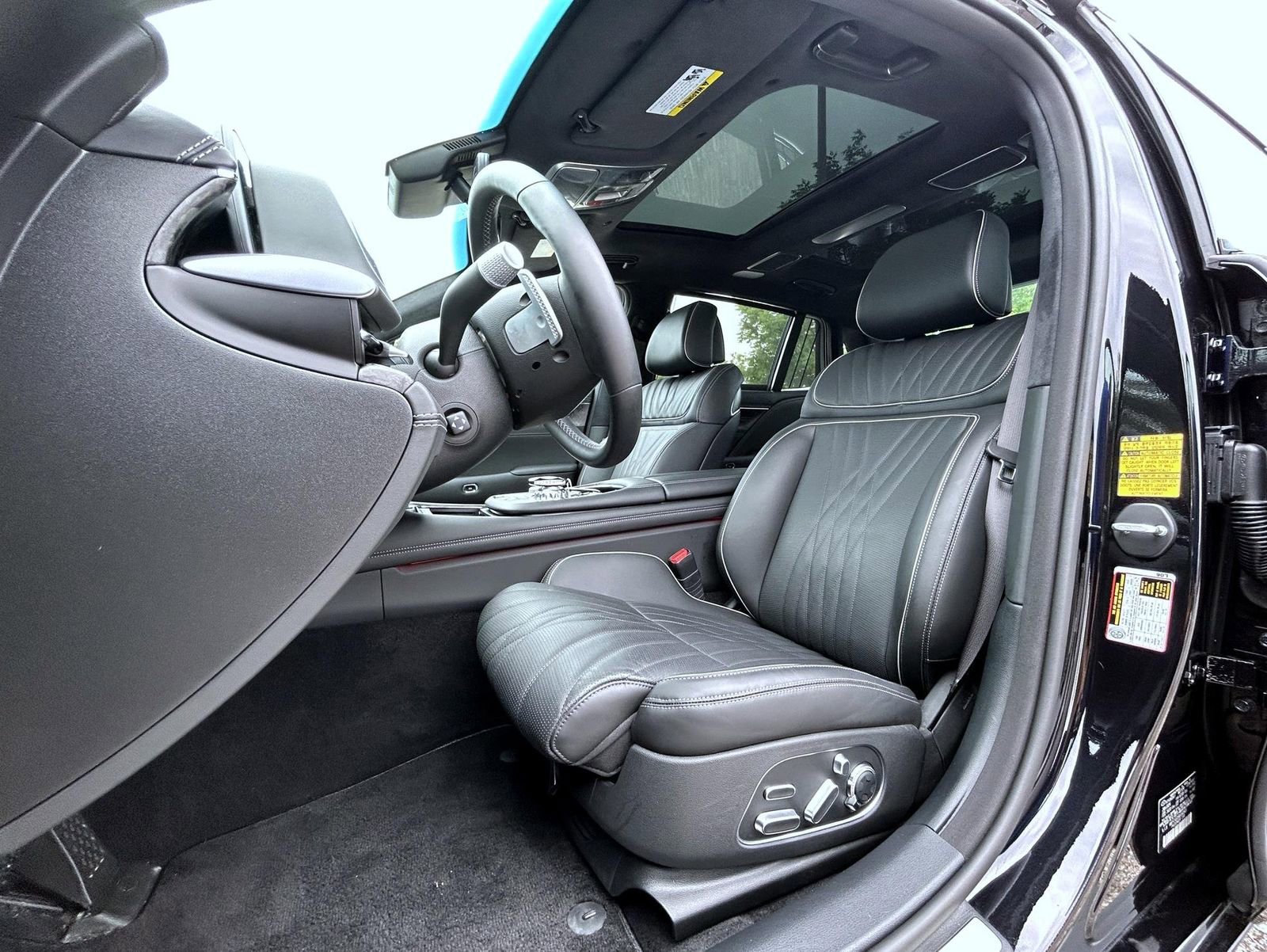 Certified 2024 Genesis G90 3.5T image 11