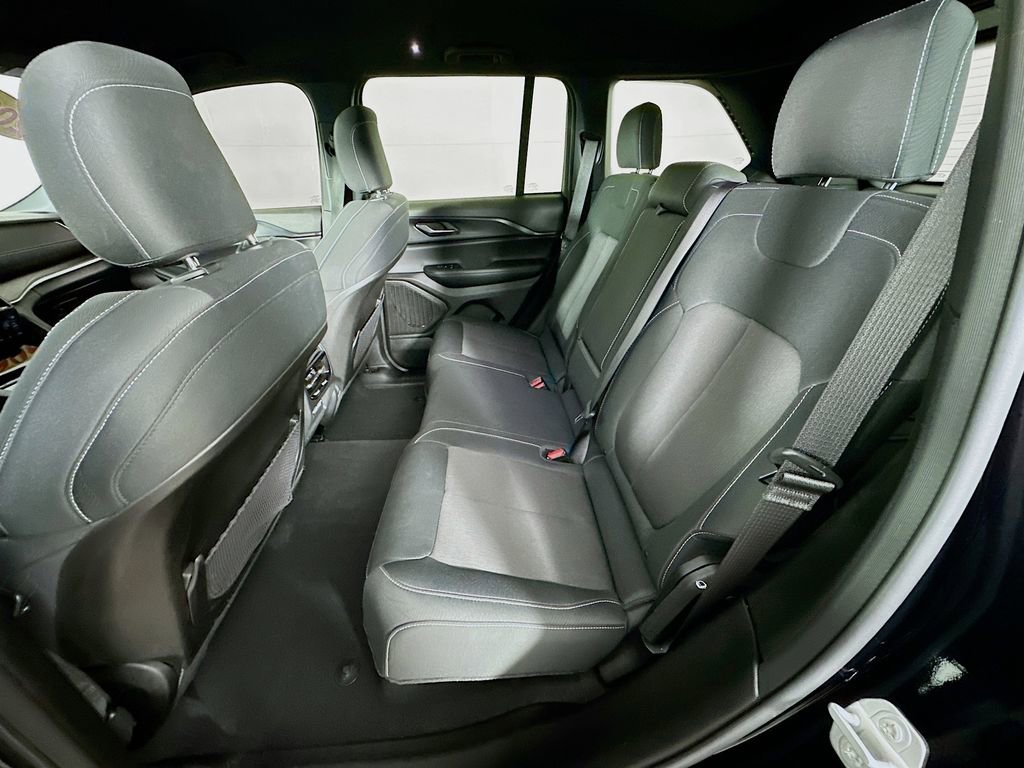 Certified 2025 Jeep Grand Cherokee Laredo w/ Luxury Tech Group I image 35