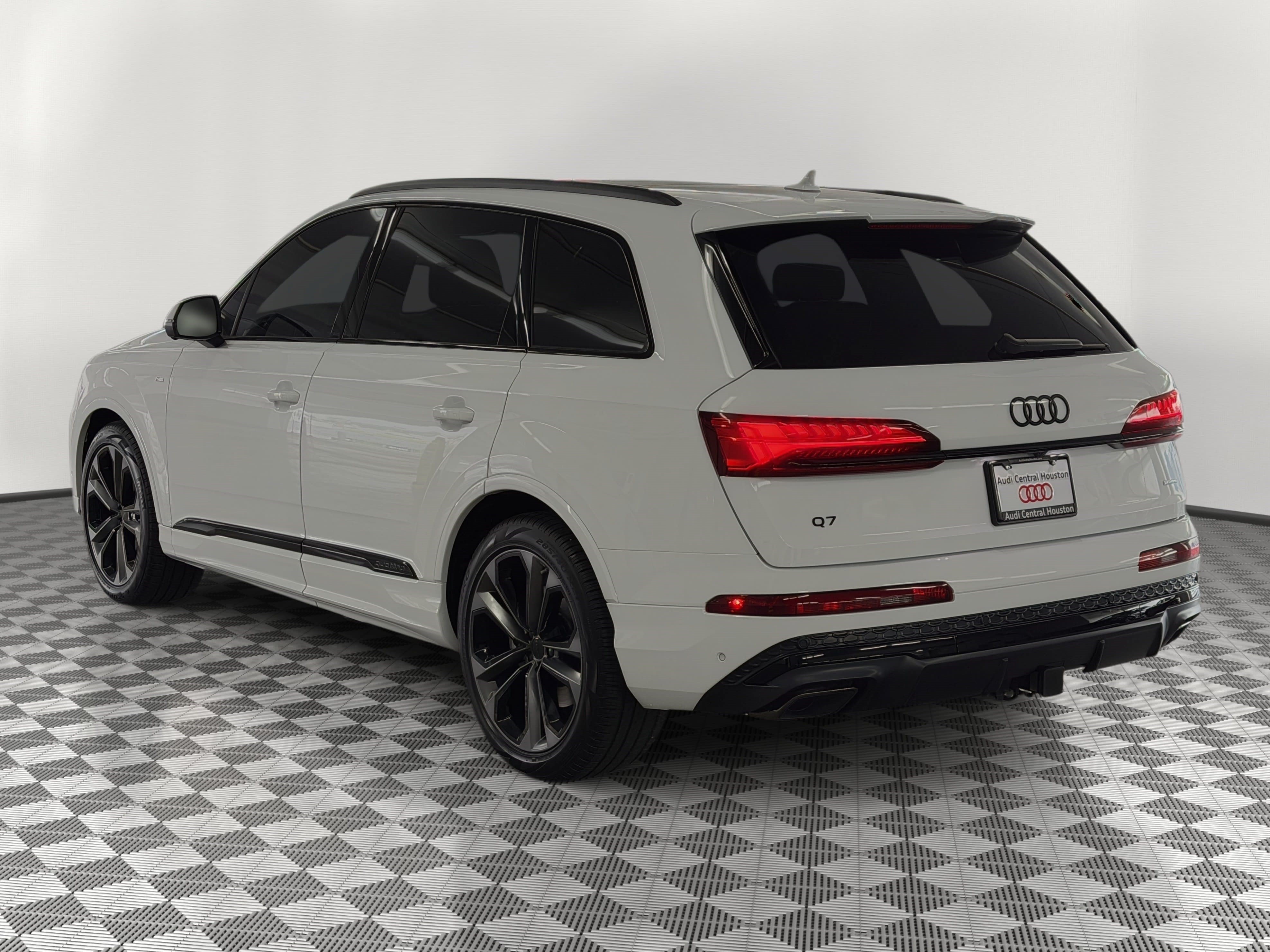 New 2026 Audi Q7 Premium Plus AWD/4WD image 3