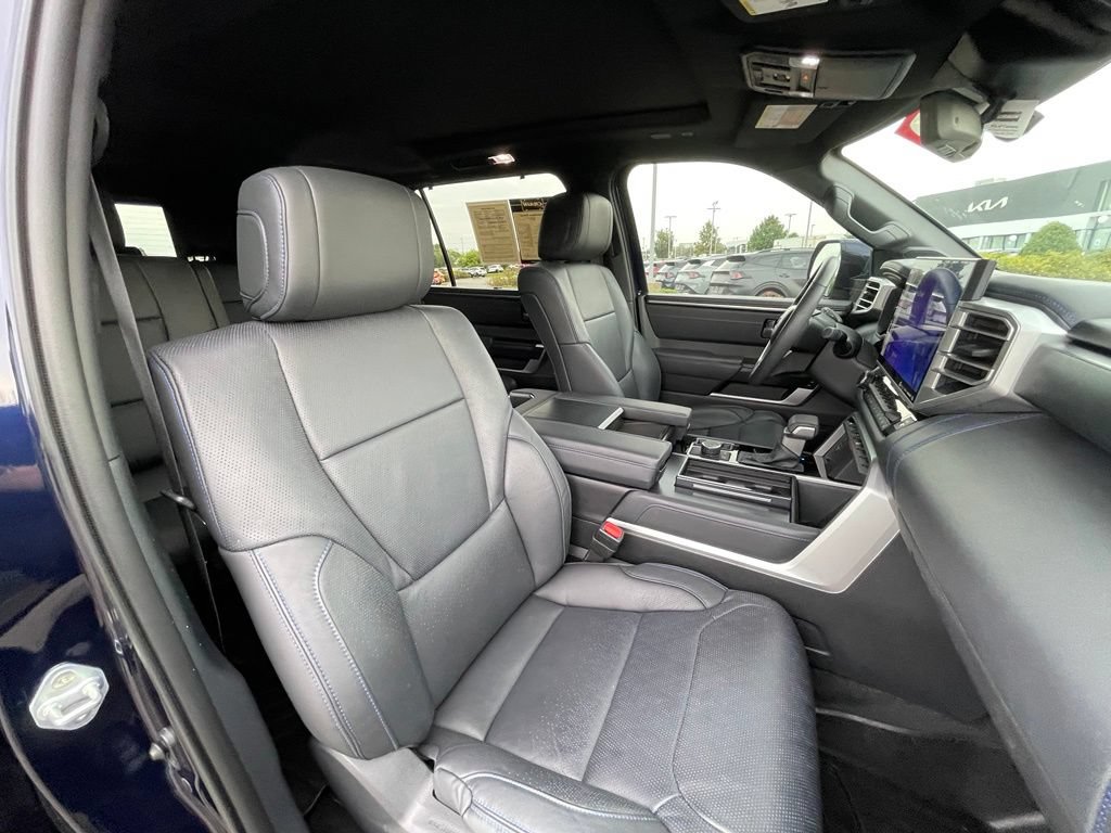 Used 2024 Toyota Sequoia Platinum AWD/4WD image 32