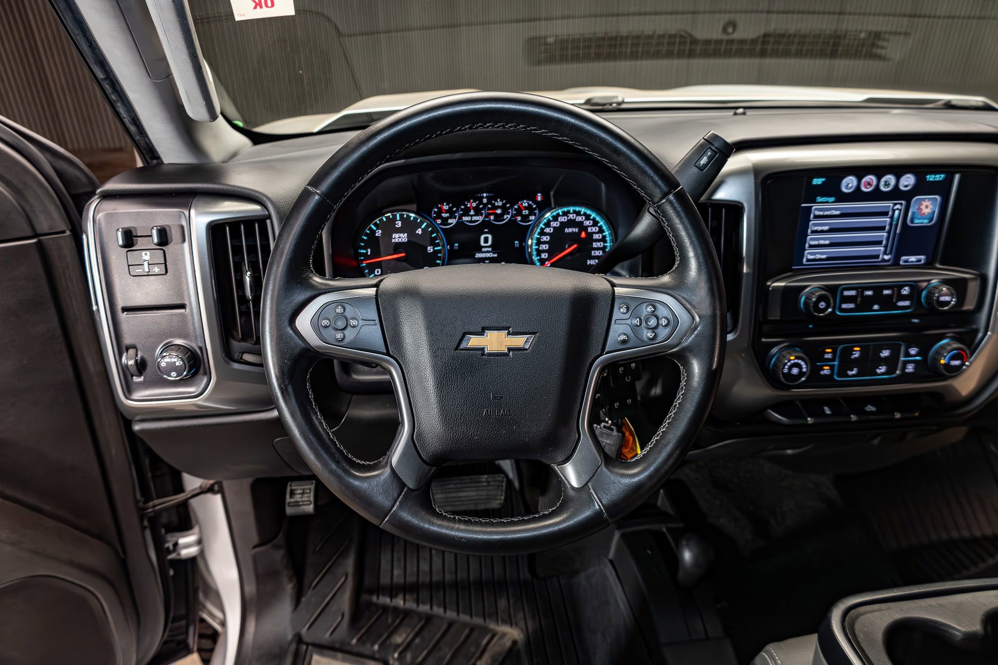 Used 2018 Chevrolet Silverado 1500 Custom w/ Custom Value Package AWD/4WD image 16