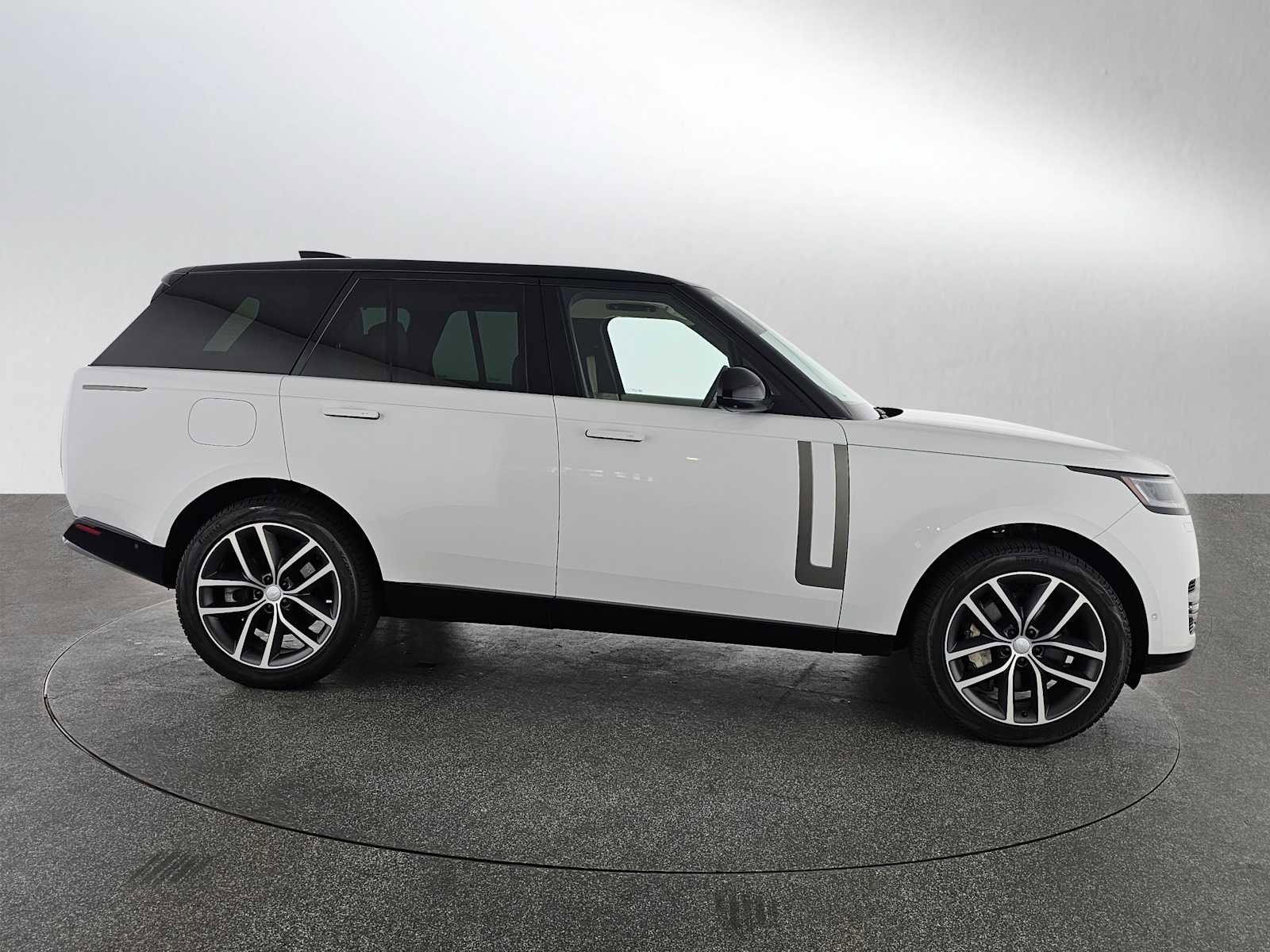 Used 2024 Land Rover Range Rover SE AWD/4WD image 6