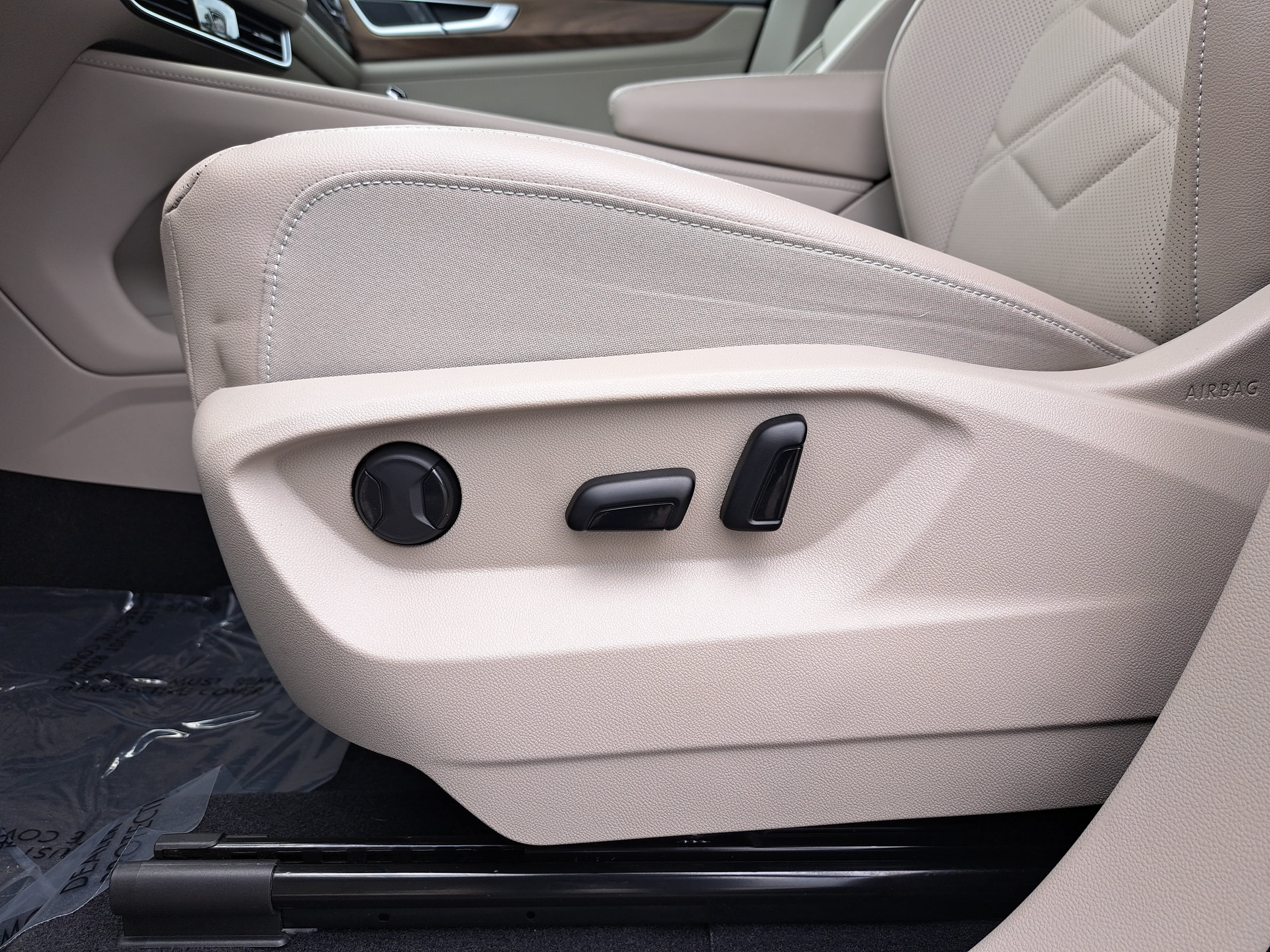 Certified 2025 Volkswagen Atlas SE AWD/4WD image 26