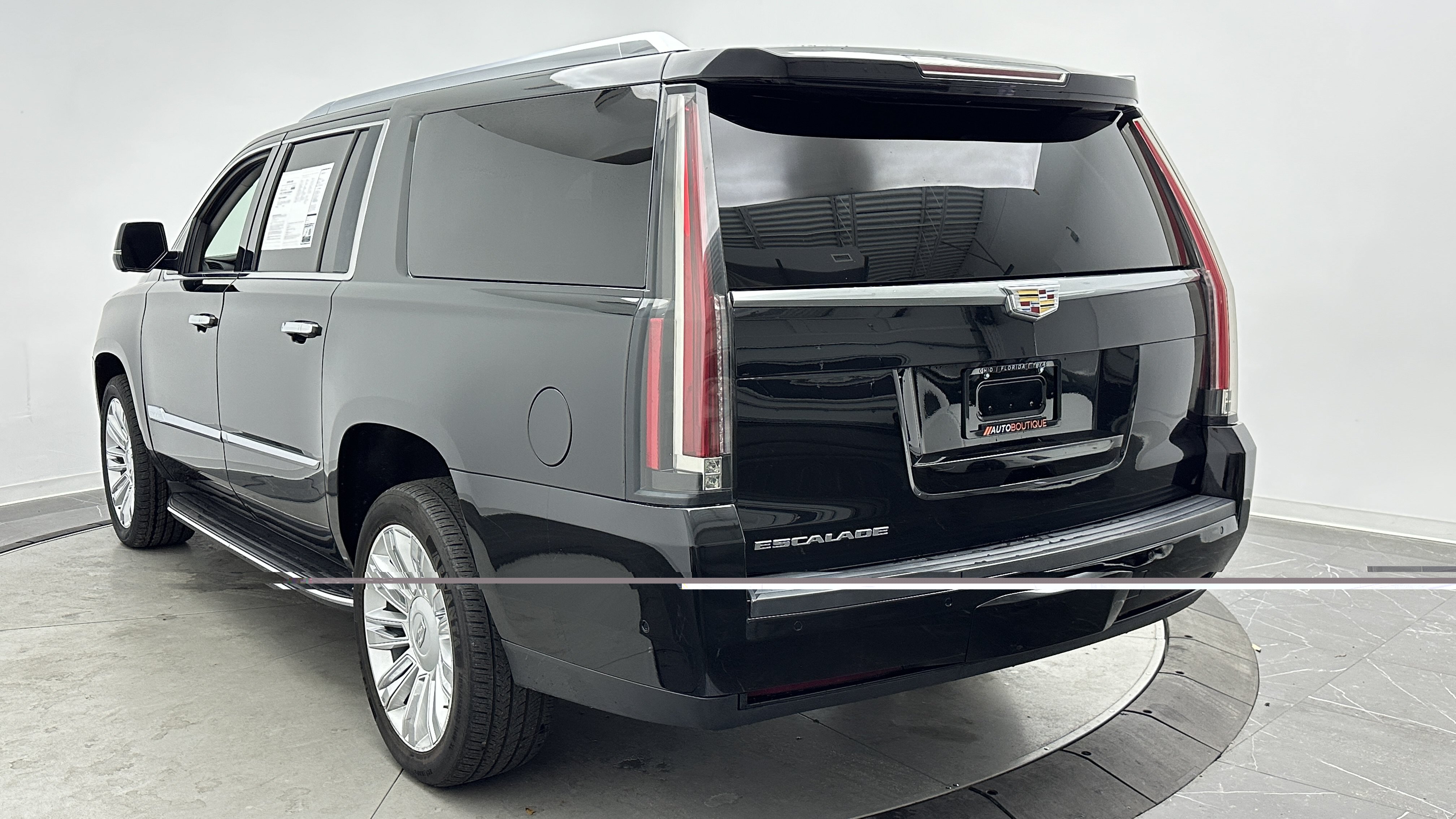Used 2018 Cadillac Escalade ESV 4WD image 6