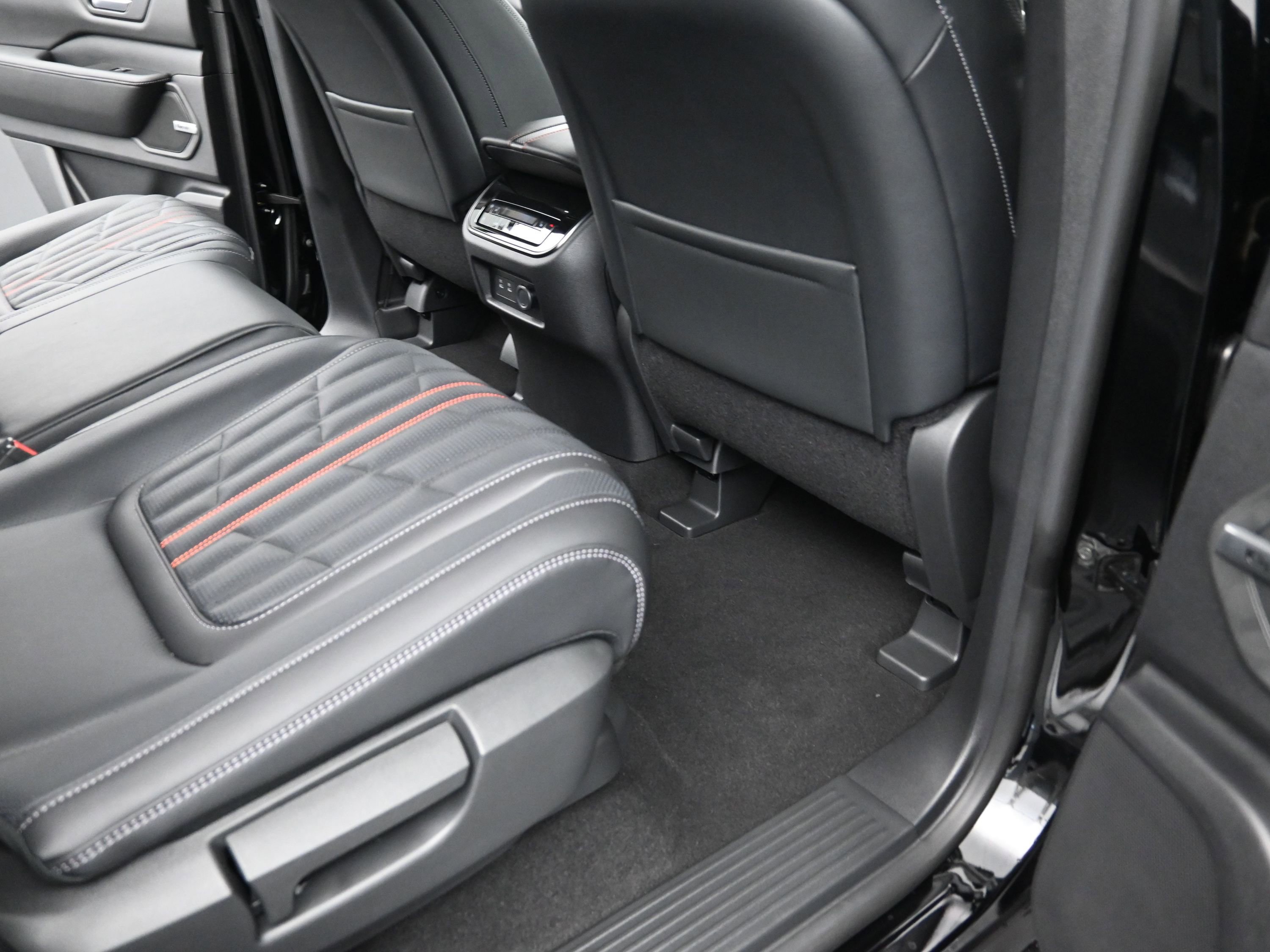 New 2025 Nissan Armada PRO-4X w/ Pro-4X Premium Package image 18