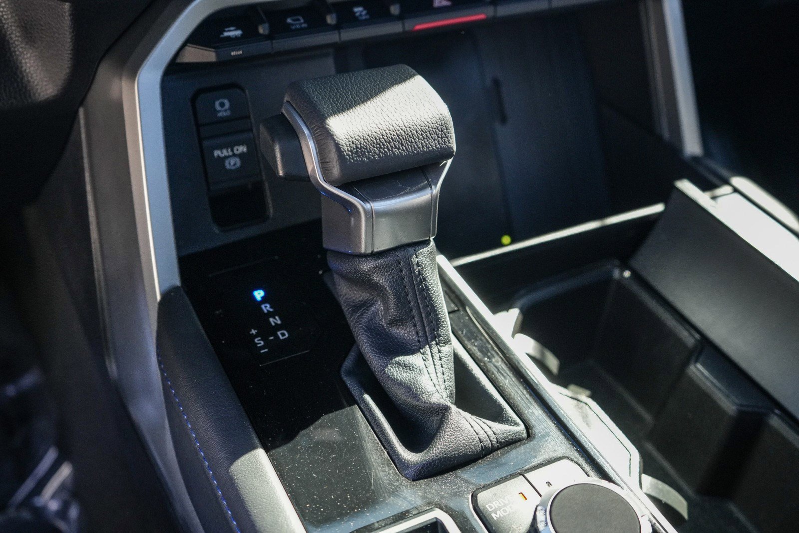 Used 2025 Toyota Tundra Platinum AWD/4WD image 19