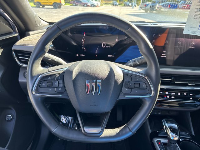 Used 2025 Buick Envista Avenir FWD image 25