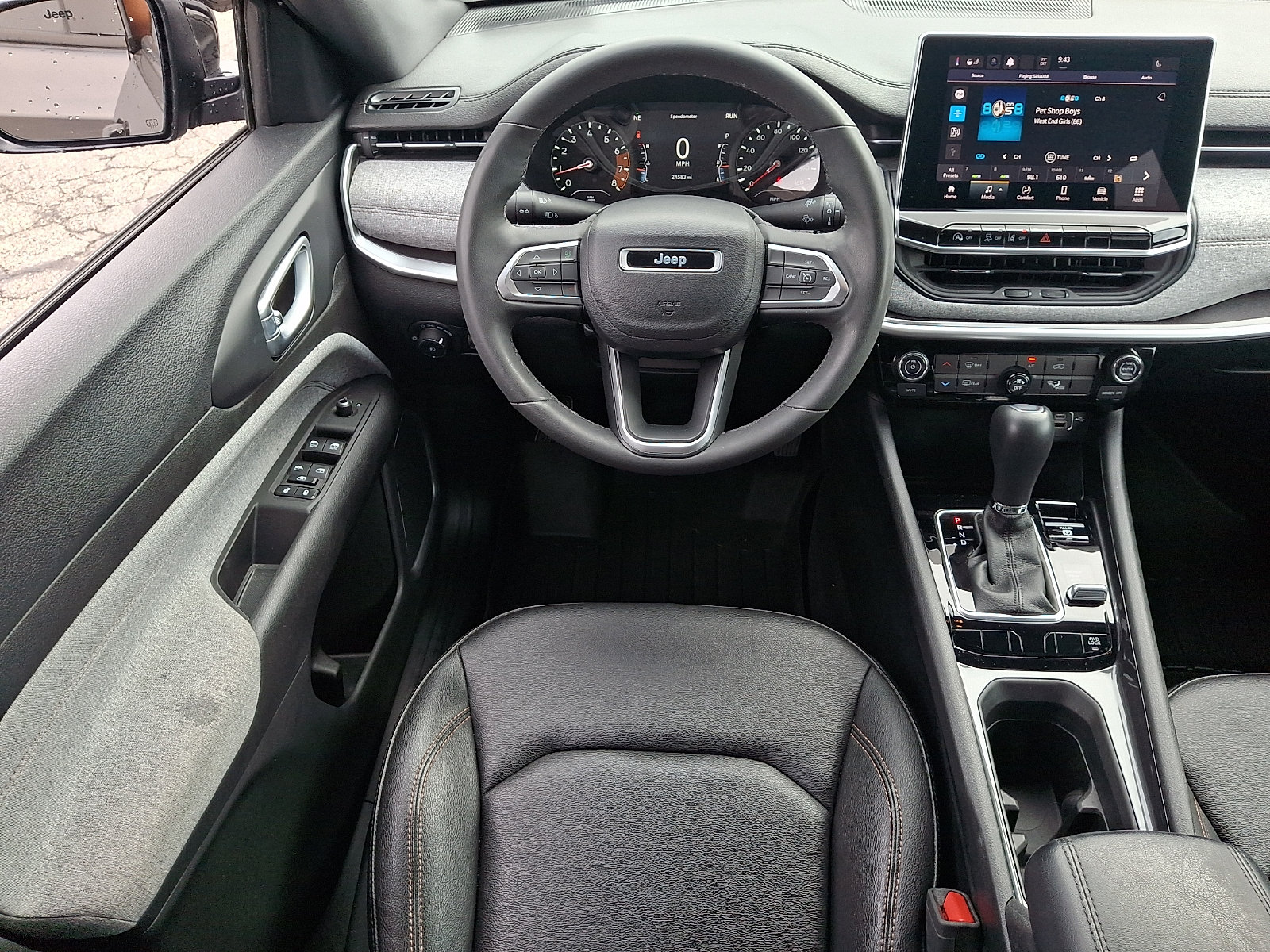 Used 2023 Jeep Compass Latitude AWD/4WD image 11