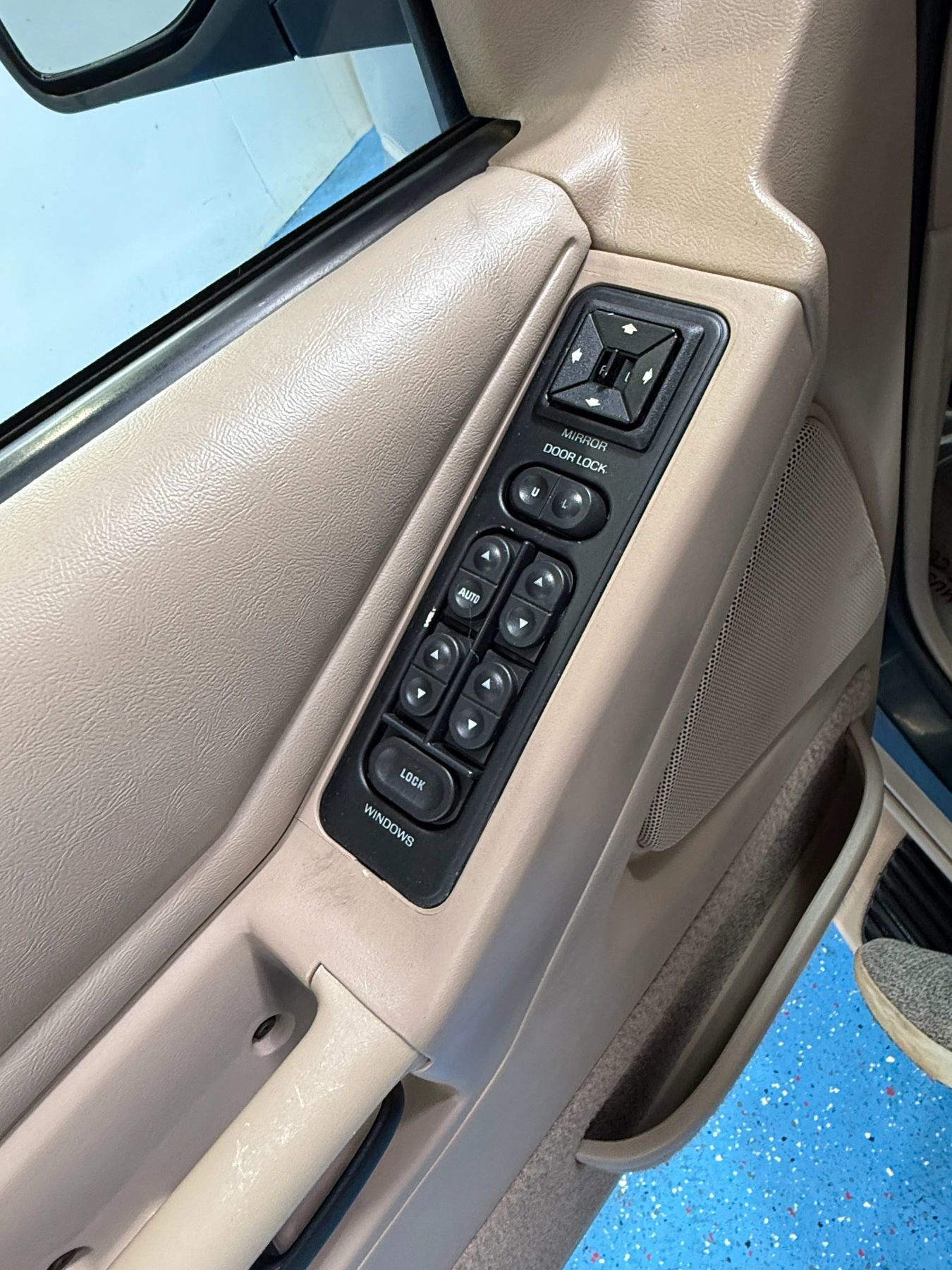 Used 1994 Ford Explorer 4WD 4-Door image 40