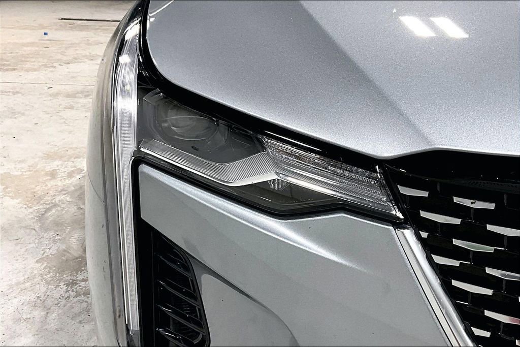 Used 2025 Cadillac CT4 Luxury image 38