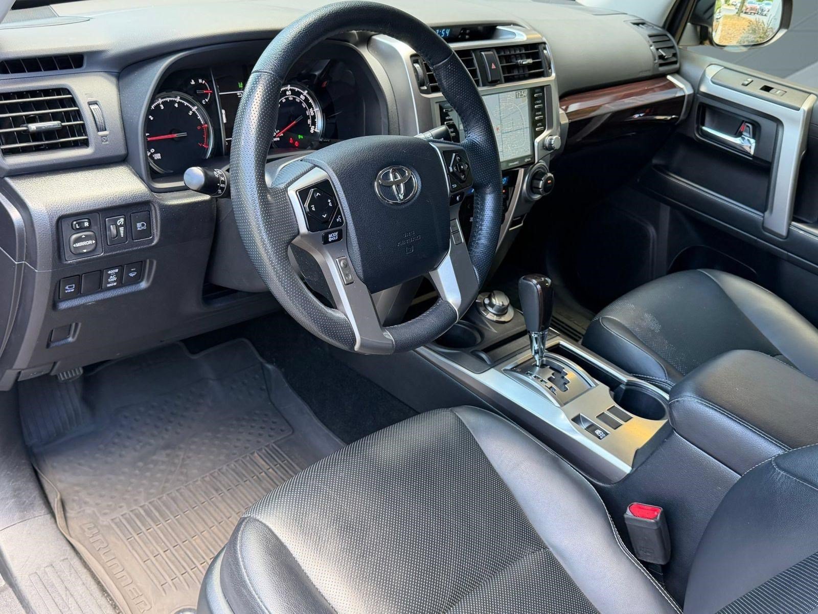 Used 2024 Toyota 4Runner Limited AWD/4WD image 4