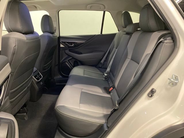 Used 2025 Subaru Outback Onyx Edition AWD/4WD image 14