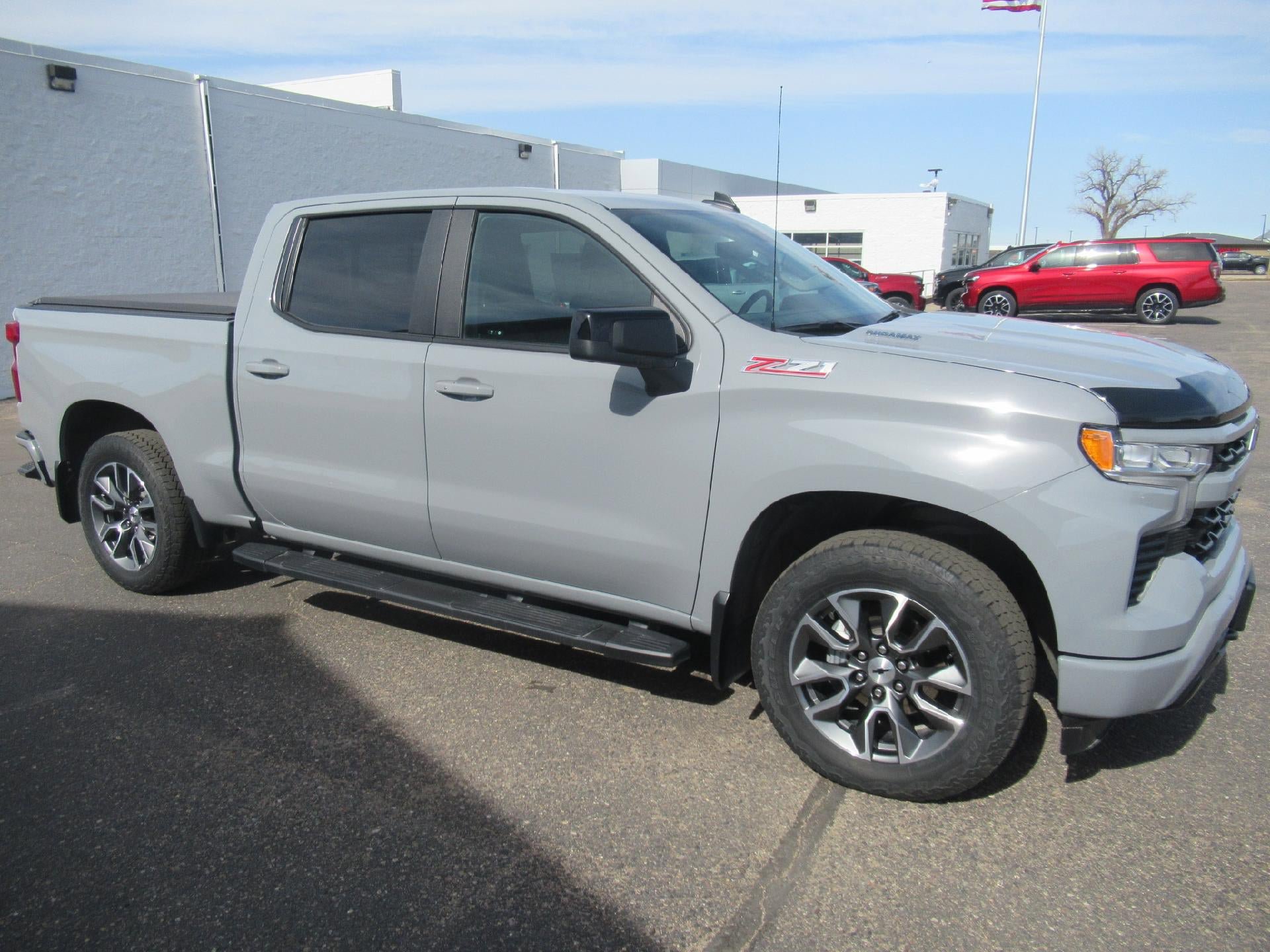 Certified 2025 Chevrolet Silverado 1500 RST AWD/4WD image 3