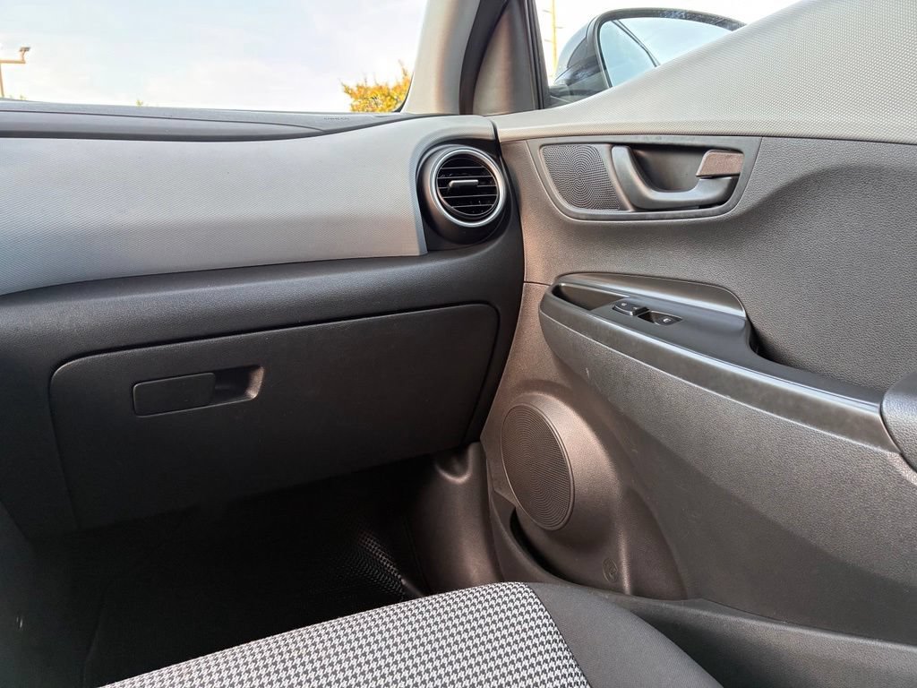Used 2021 Hyundai Kona SE FWD image 37