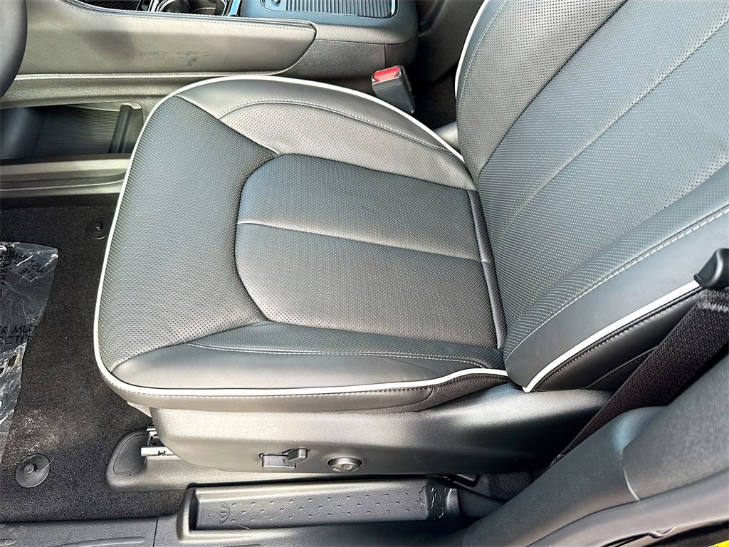 New 2026 Chrysler Pacifica Limited w/ S Appearance Package image 20