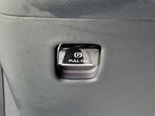 Used 2025 Lincoln Navigator Reserve AWD/4WD image 15