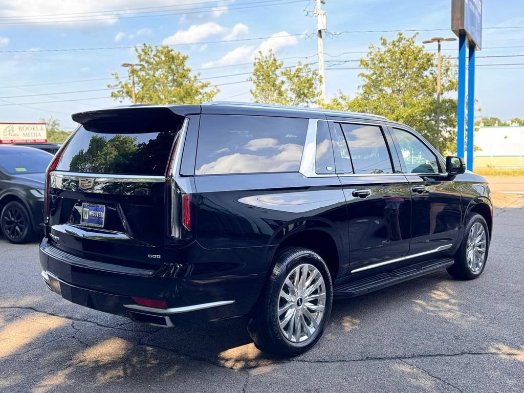 Used 2024 Cadillac Escalade ESV Premium Luxury AWD/4WD image 6