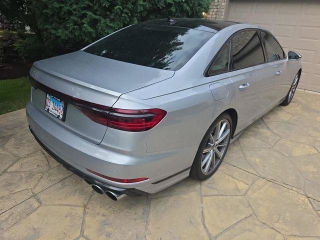 Used 2022 Audi S8 w/ S8 Comfort Plus Package AWD/4WD image 2