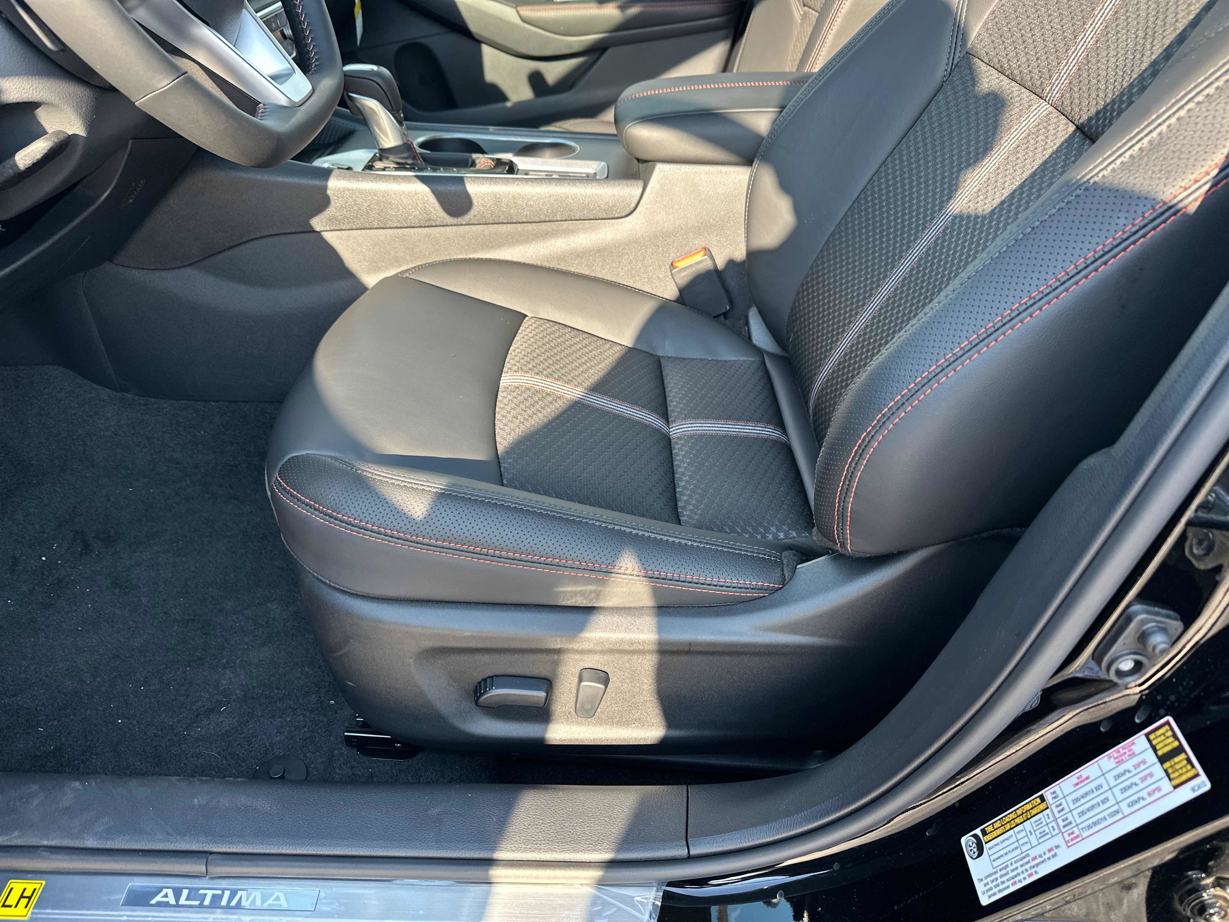 New 2026 Nissan Altima 2.5 SR AWD/4WD image 21