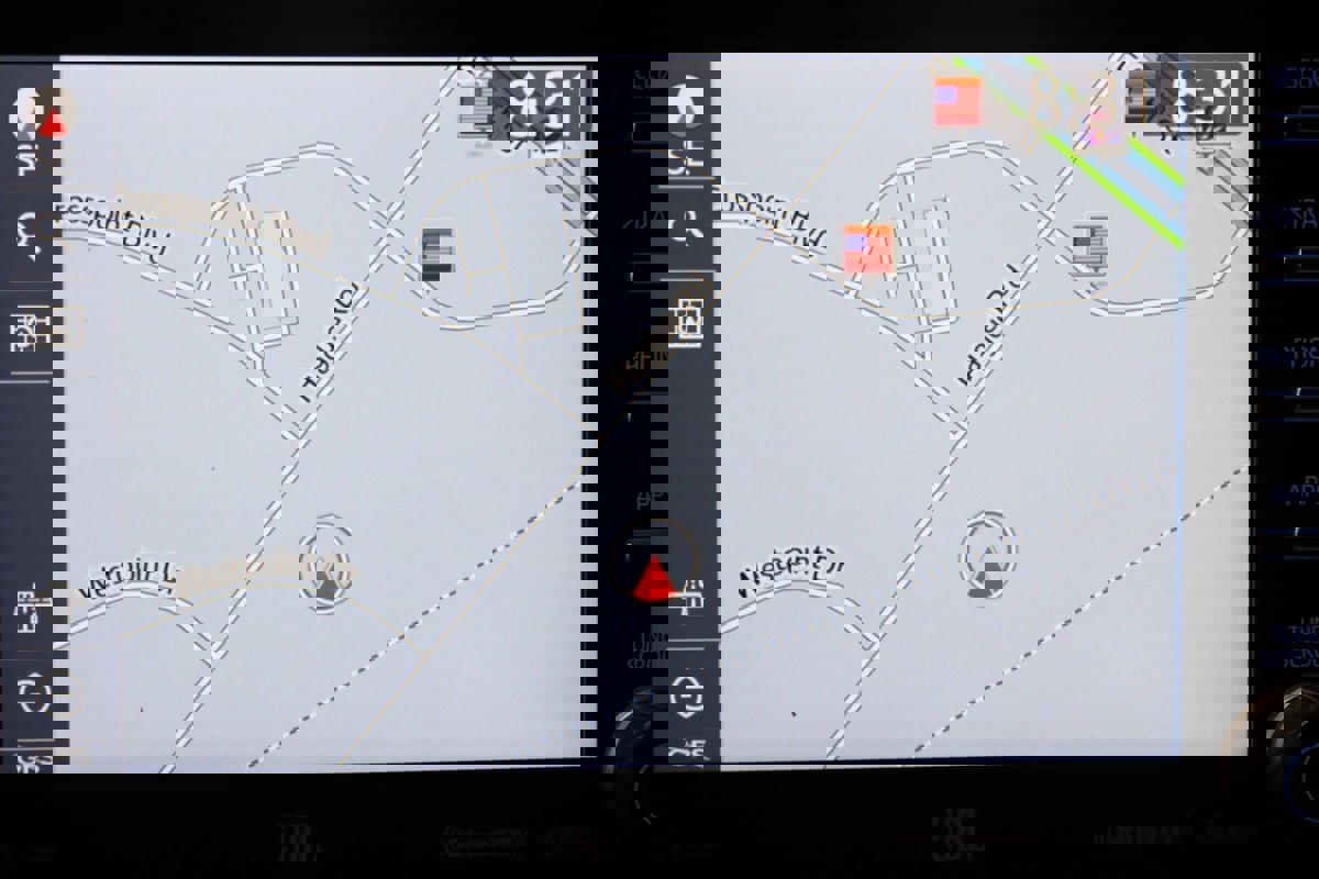 Used 2020 Toyota RAV4 XSE AWD/4WD image 18