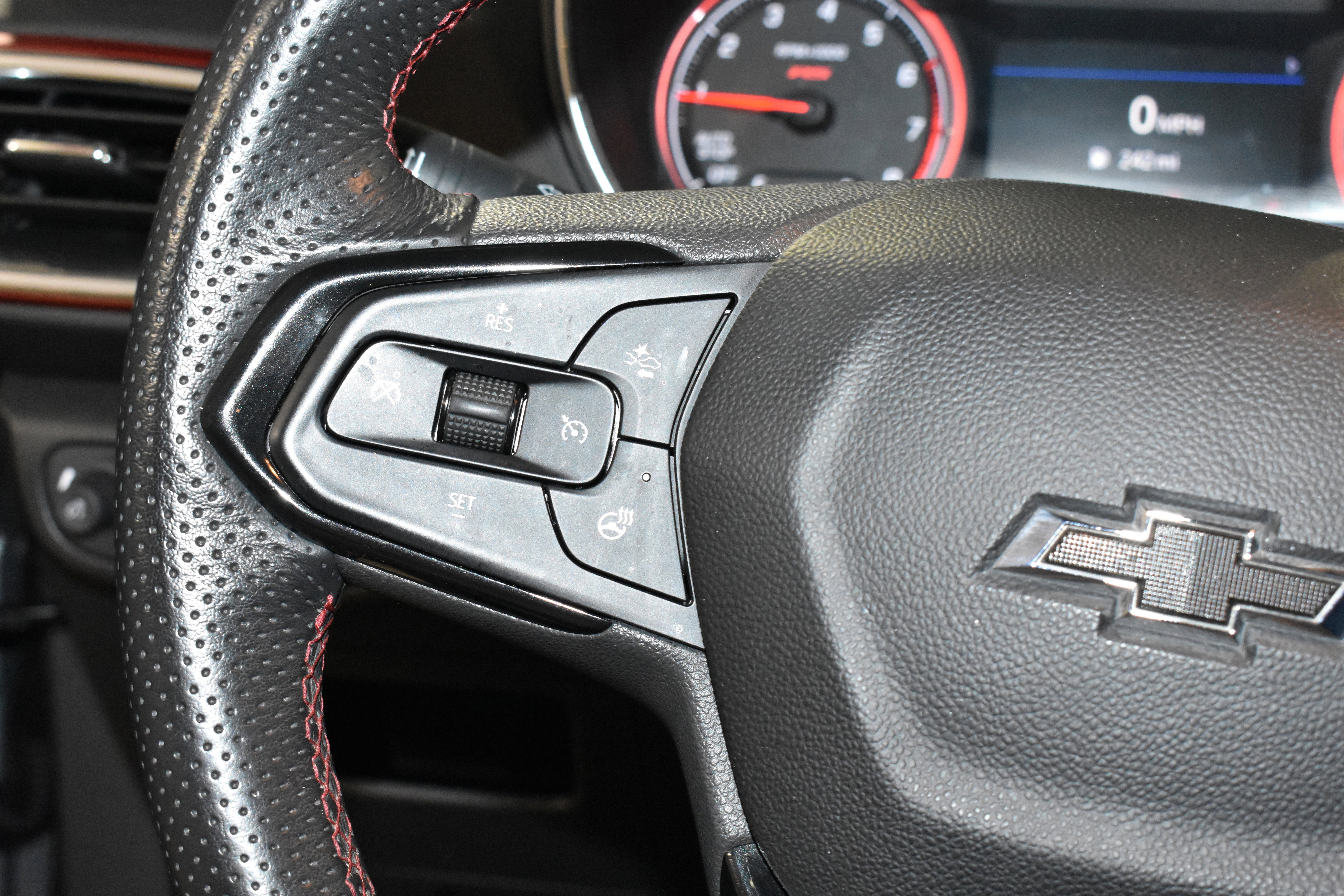 Used 2023 Chevrolet TrailBlazer RS w/ Sun and Liftgate Package FWD image 14