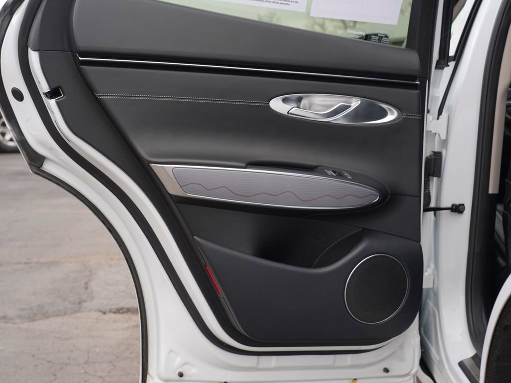 Used 2024 Genesis GV70 2.5T w/ Advanced Package image 19