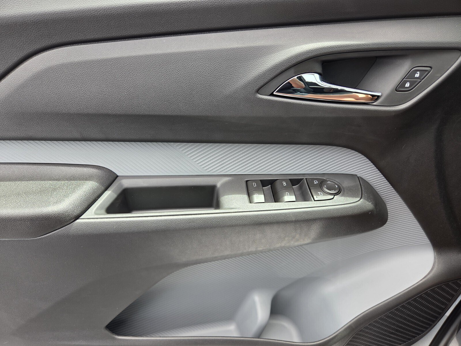 New 2027 Chevrolet Bolt LT FWD image 11
