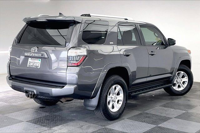 Used 2016 Toyota 4Runner SR5 AWD/4WD image 13