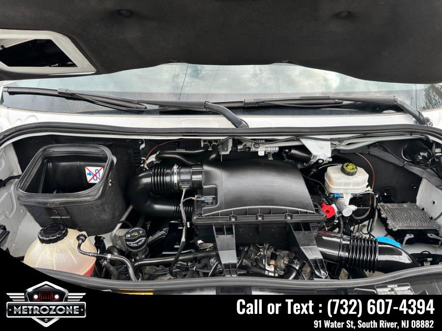 Used 2019 Freightliner Sprinter 3500 w/ Premium Package image 39