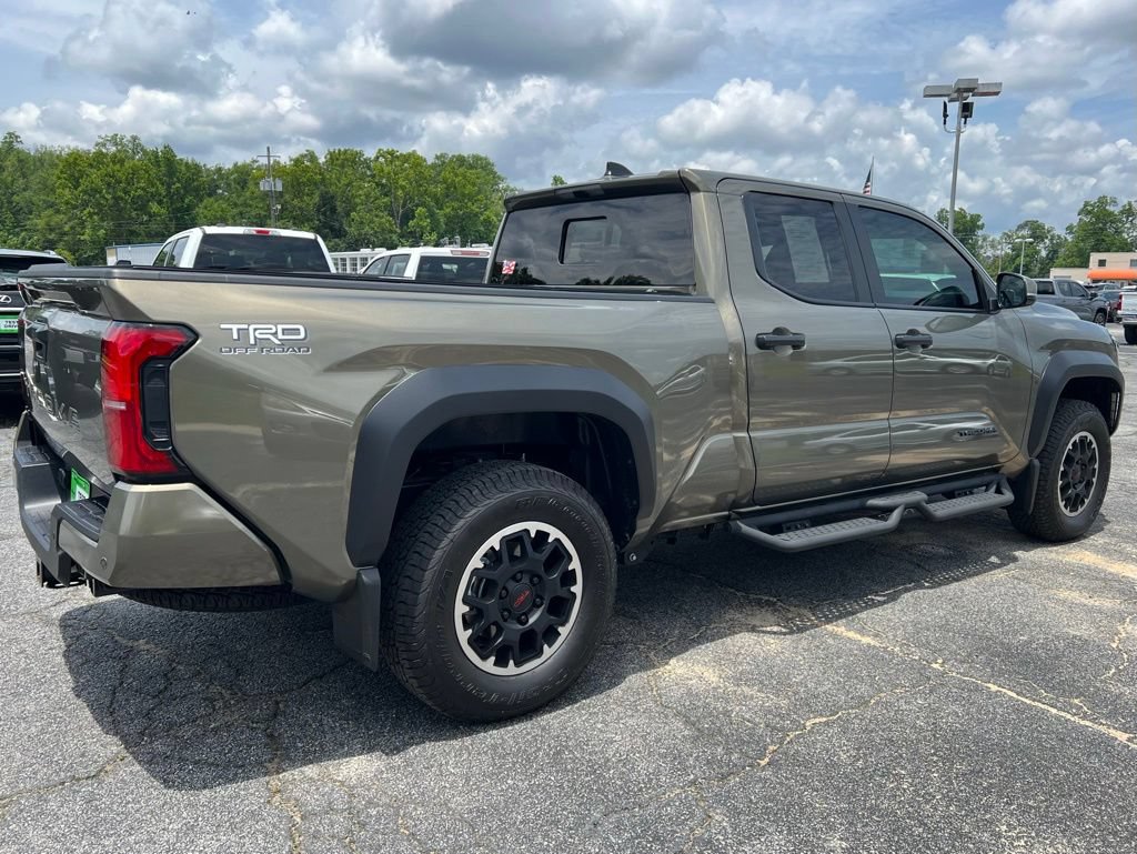 Used 2026 Toyota Tacoma TRD Off-Road w/ TRD Off Road Upgrade Package AWD/4WD image 3