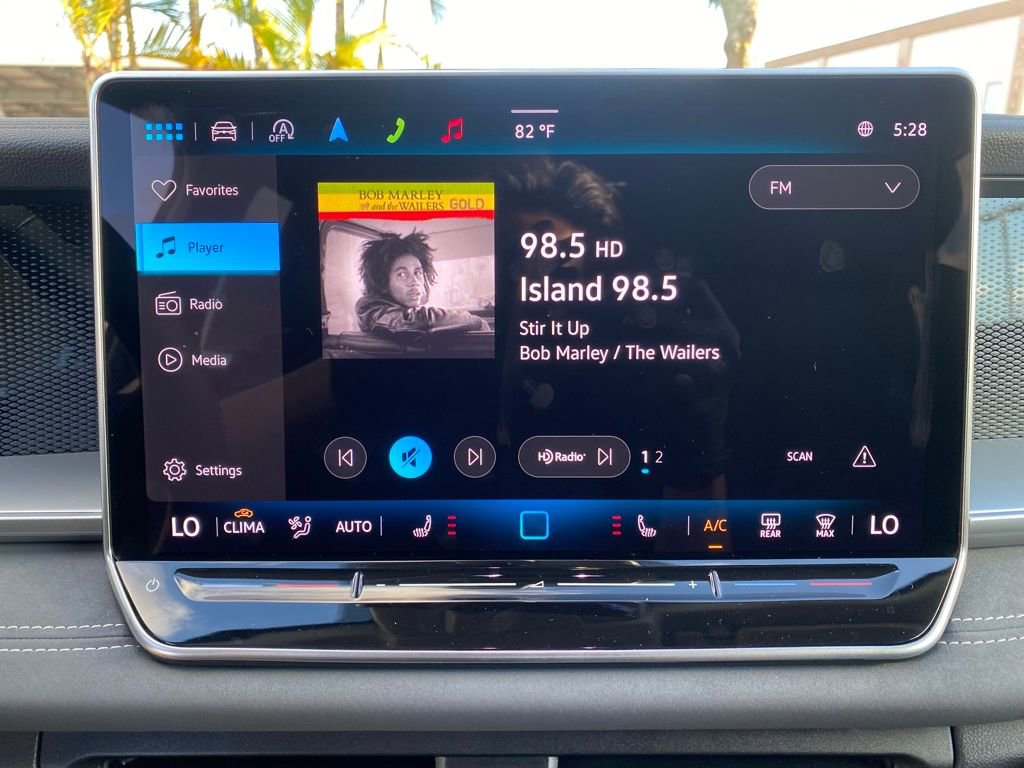 New 2025 Volkswagen Tiguan SE image 16