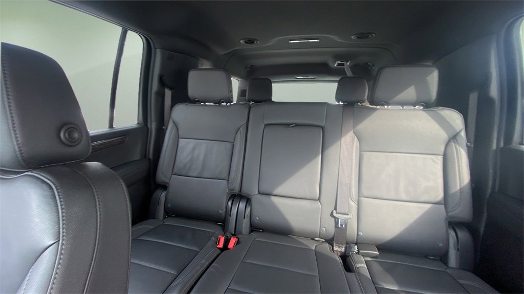 Used 2025 Chevrolet Suburban Z71 image 16
